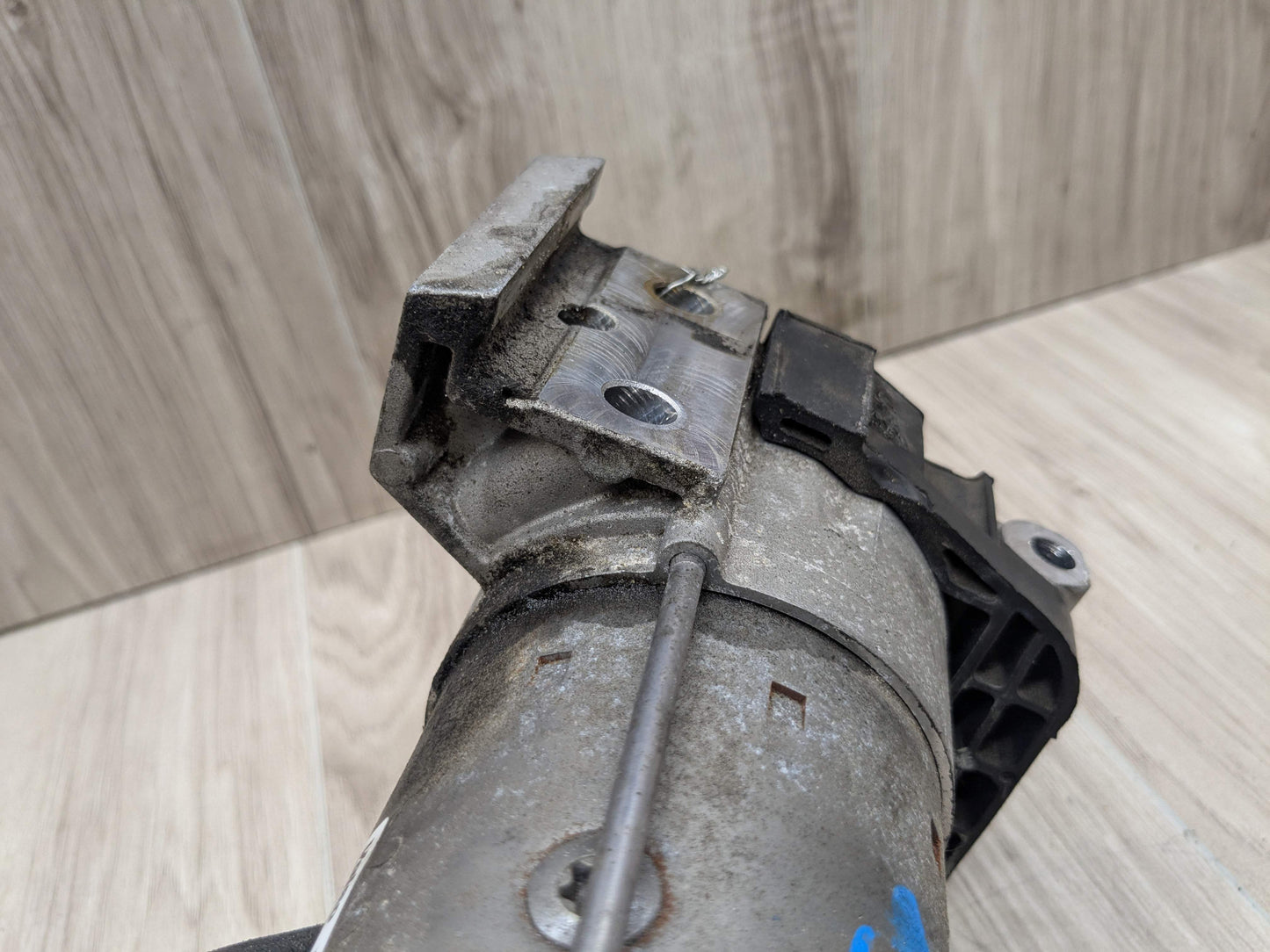 OEM BMW G01 G20 G22 G23 G26 G30 G29 330 430 Engine B46 Starter Motor DENSO