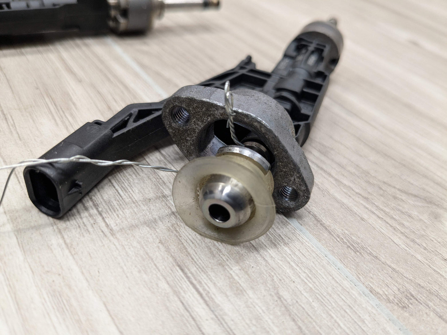 OEM BMW F44 F48 G01 G05 G20 G26 G30 G42 Engine High Pressure Fuel Injectors Set