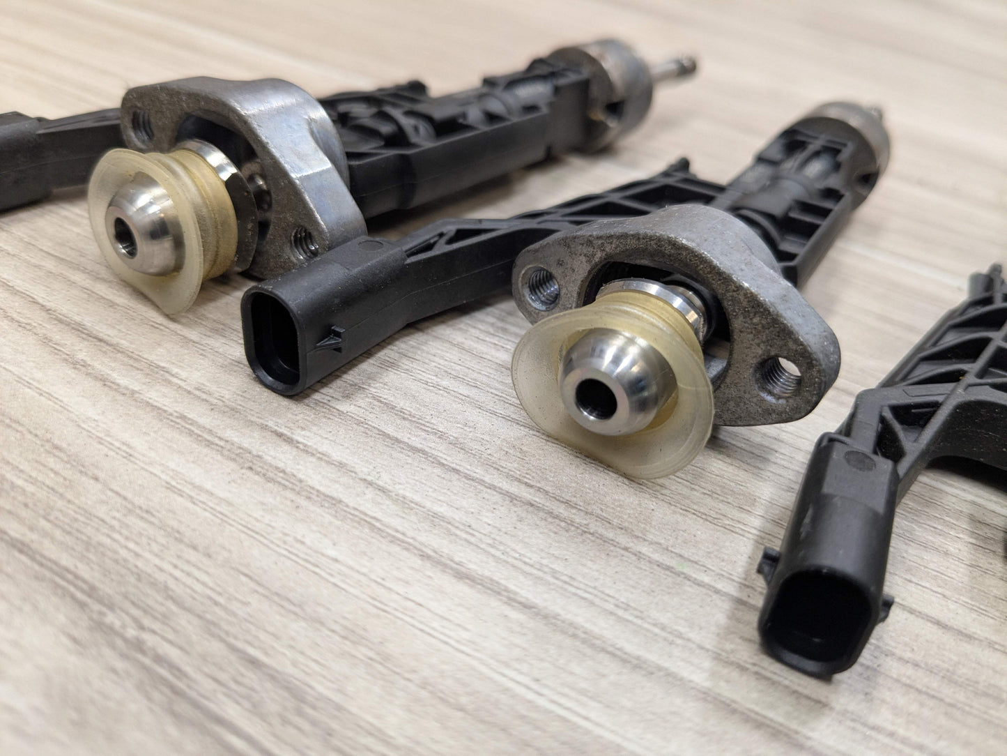 OEM BMW F44 F48 G01 G05 G20 G26 G30 G42 Engine High Pressure Fuel Injectors Set