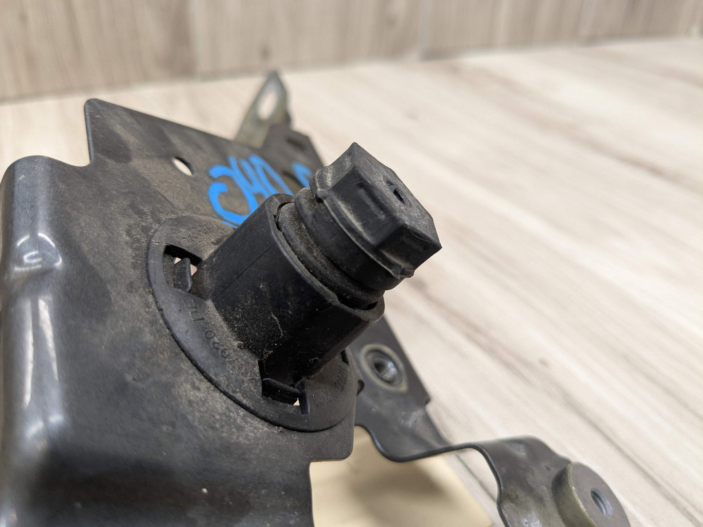 19-25 OEM BMW G20 330 M340 Front Left Driver Side Fender Holder Bracket SET