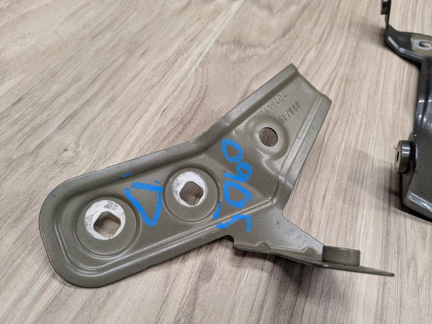 19-25 OEM BMW G20 330 M340 Front Left Driver Side Fender Holder Bracket SET