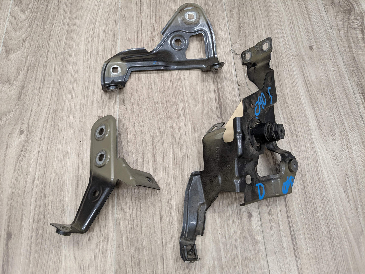 19-25 OEM BMW G20 330 M340 Front Left Driver Side Fender Holder Bracket SET