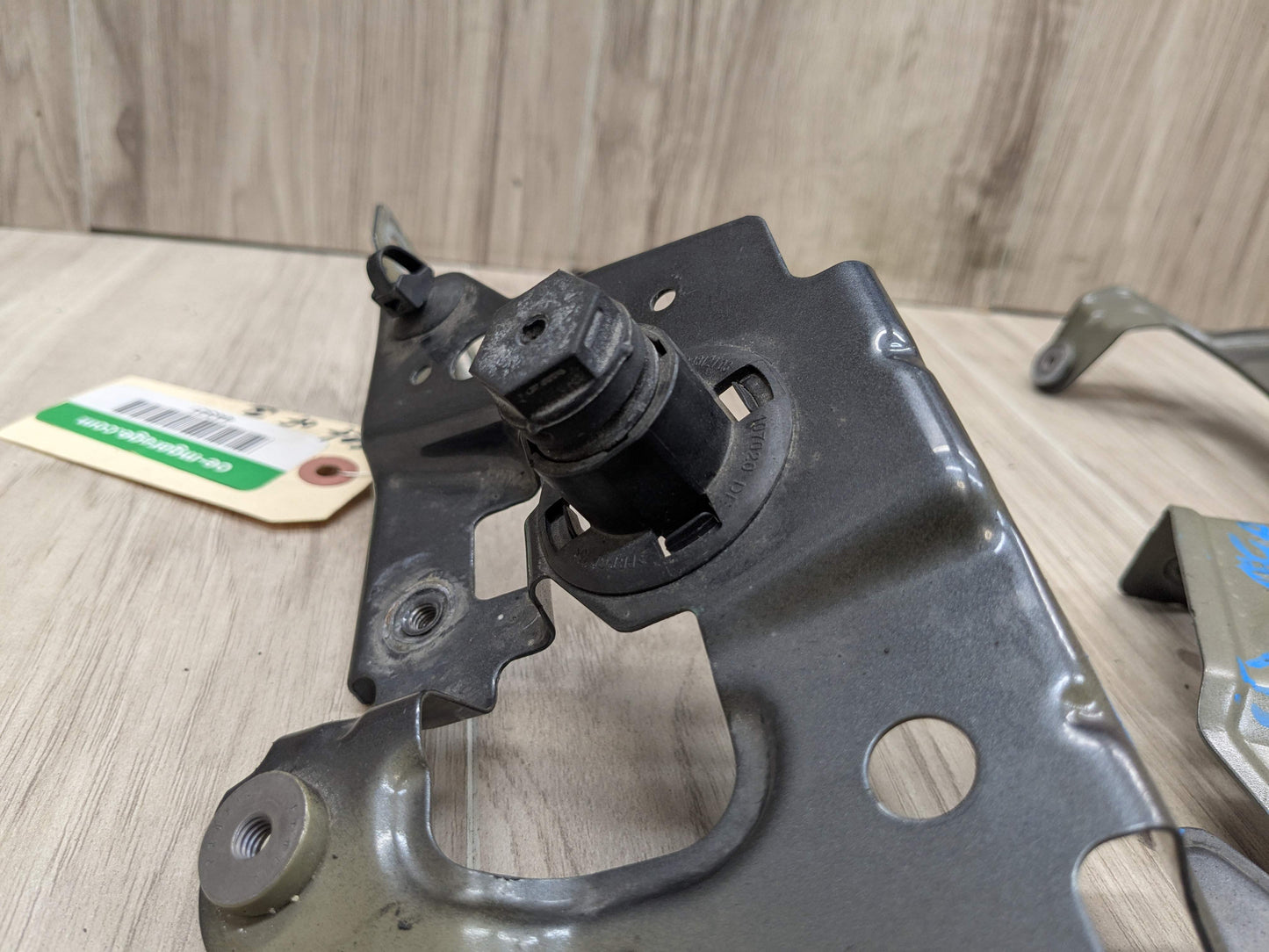 19-25 OEM BMW G20 330 M340 Front Right Passenger Side Fender Holder Bracket SET