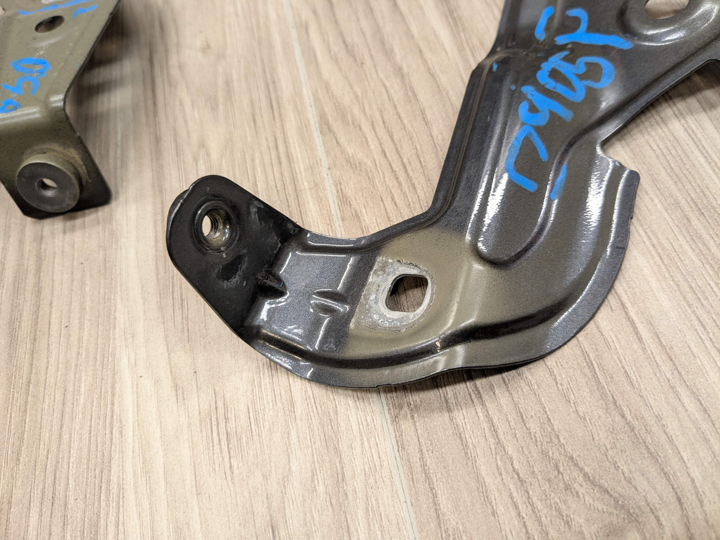 19-25 OEM BMW G20 330 M340 Front Right Passenger Side Fender Holder Bracket SET