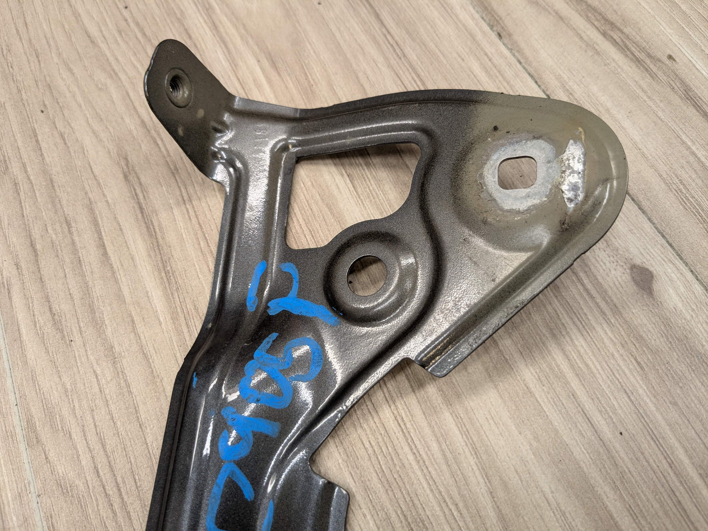 19-25 OEM BMW G20 330 M340 Front Right Passenger Side Fender Holder Bracket SET