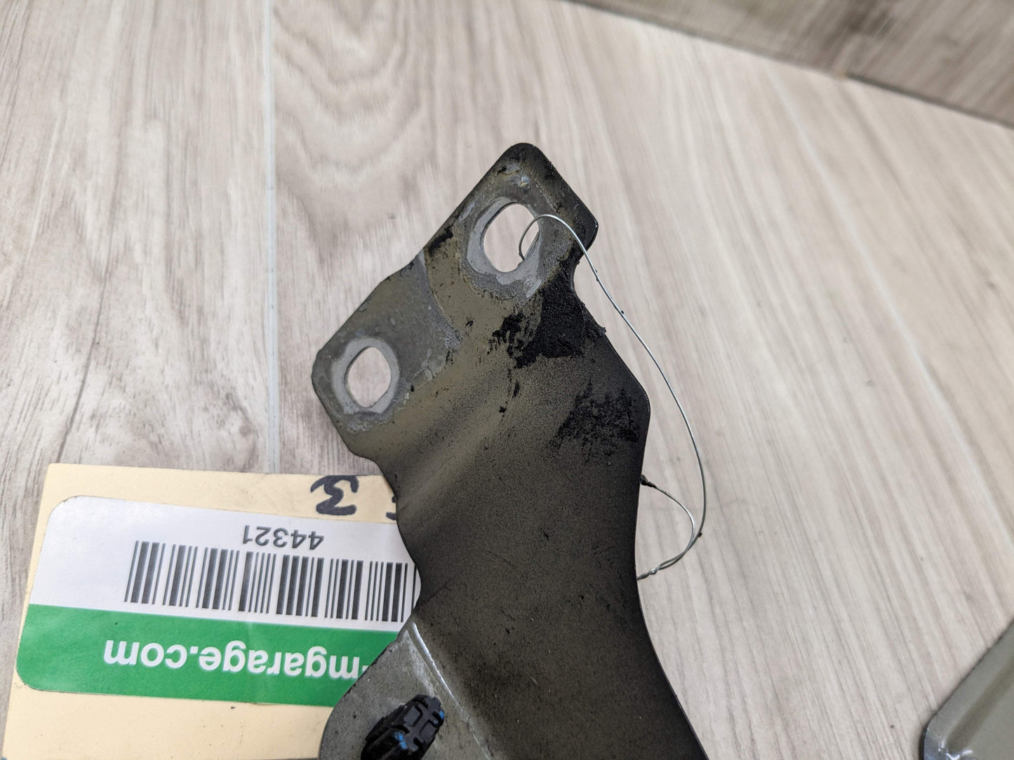 19-25 OEM BMW G20 330 M340 Front Right Passenger Side Fender Holder Bracket SET