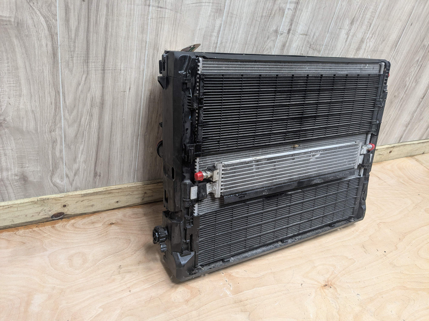 19-22 OEM BMW G20 iX 330i B46 Radiator Condenser Cooling Fan Assembly 600W