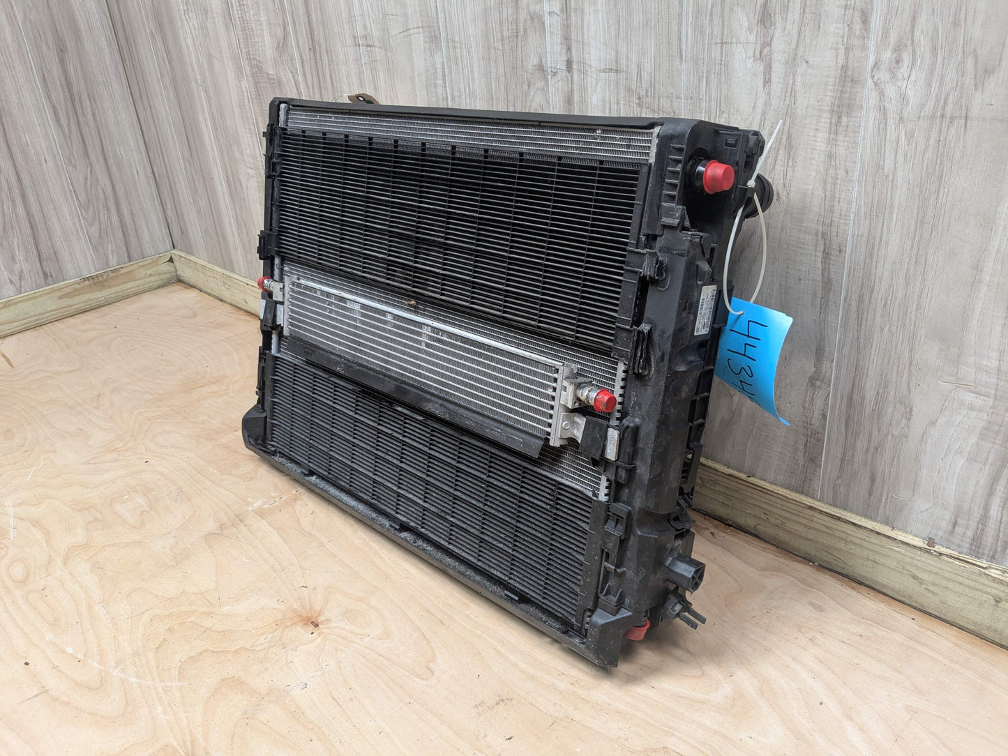 19-22 OEM BMW G20 iX 330i B46 Radiator Condenser Cooling Fan Assembly 600W