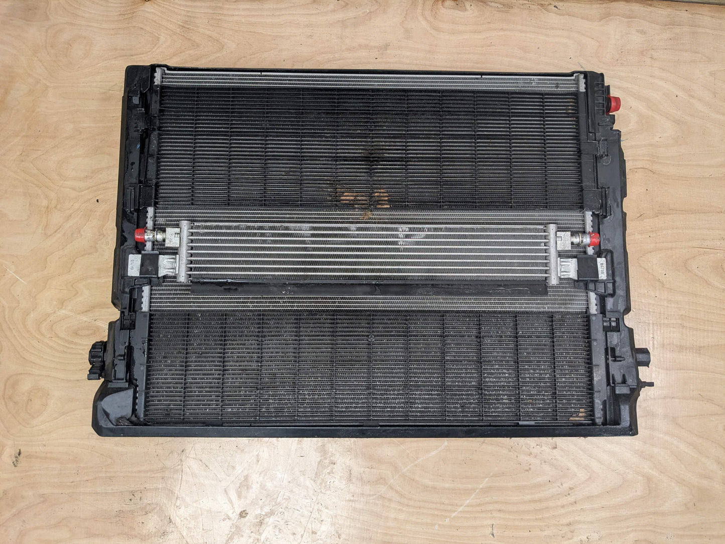 19-22 OEM BMW G20 iX 330i B46 Radiator Condenser Cooling Fan Assembly 600W