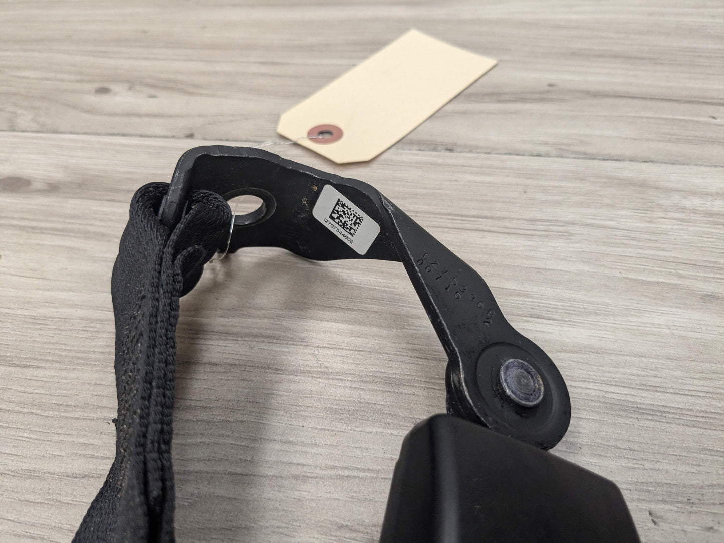 12-20 OEM BMW F30 F36 F80 M3 Rear Lower Center Right Passenger Seat Belt Buckle