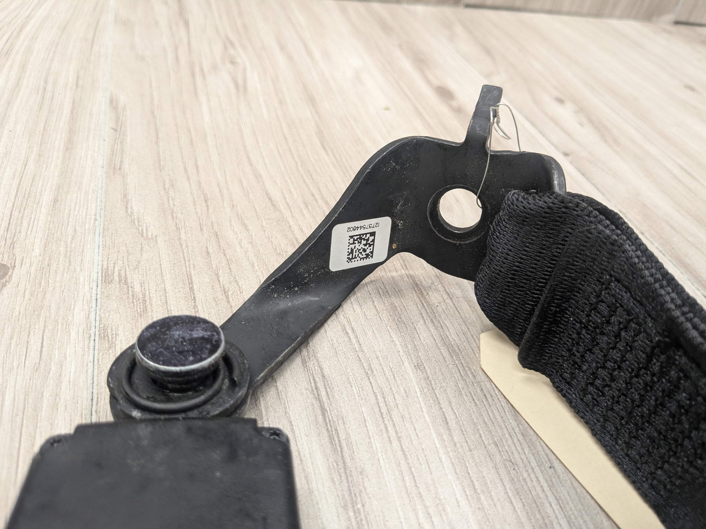 12-20 OEM BMW F30 F36 F80 M3 Rear Lower Center Right Passenger Seat Belt Buckle