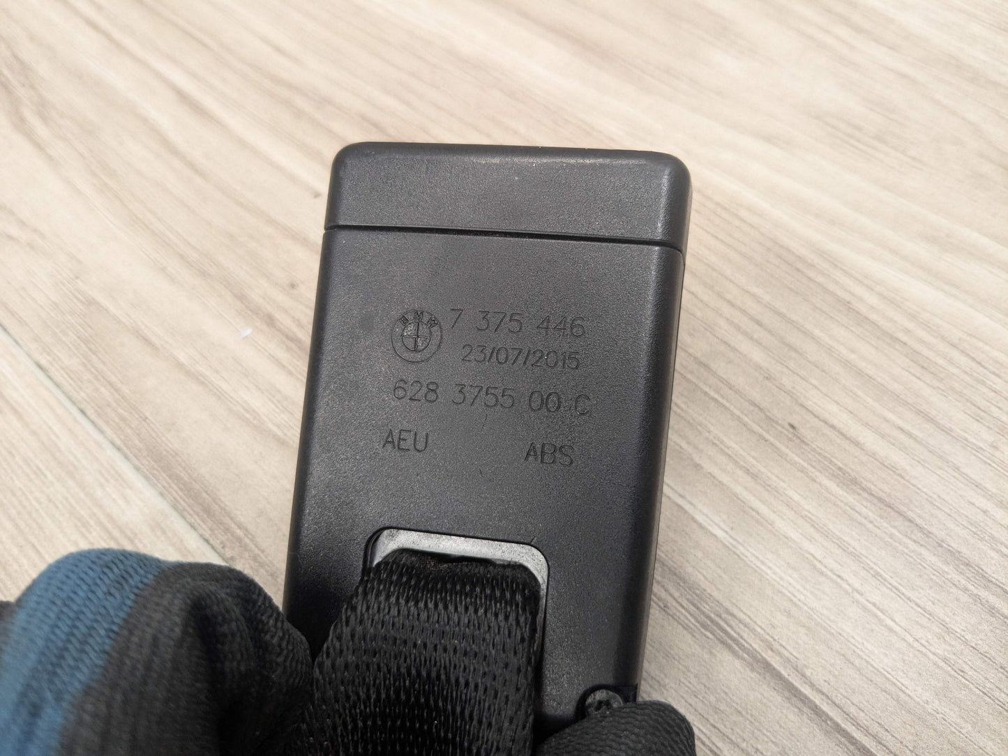 12-20 OEM BMW F30 F36 F80 M3 Rear Lower Center Right Passenger Seat Belt Buckle