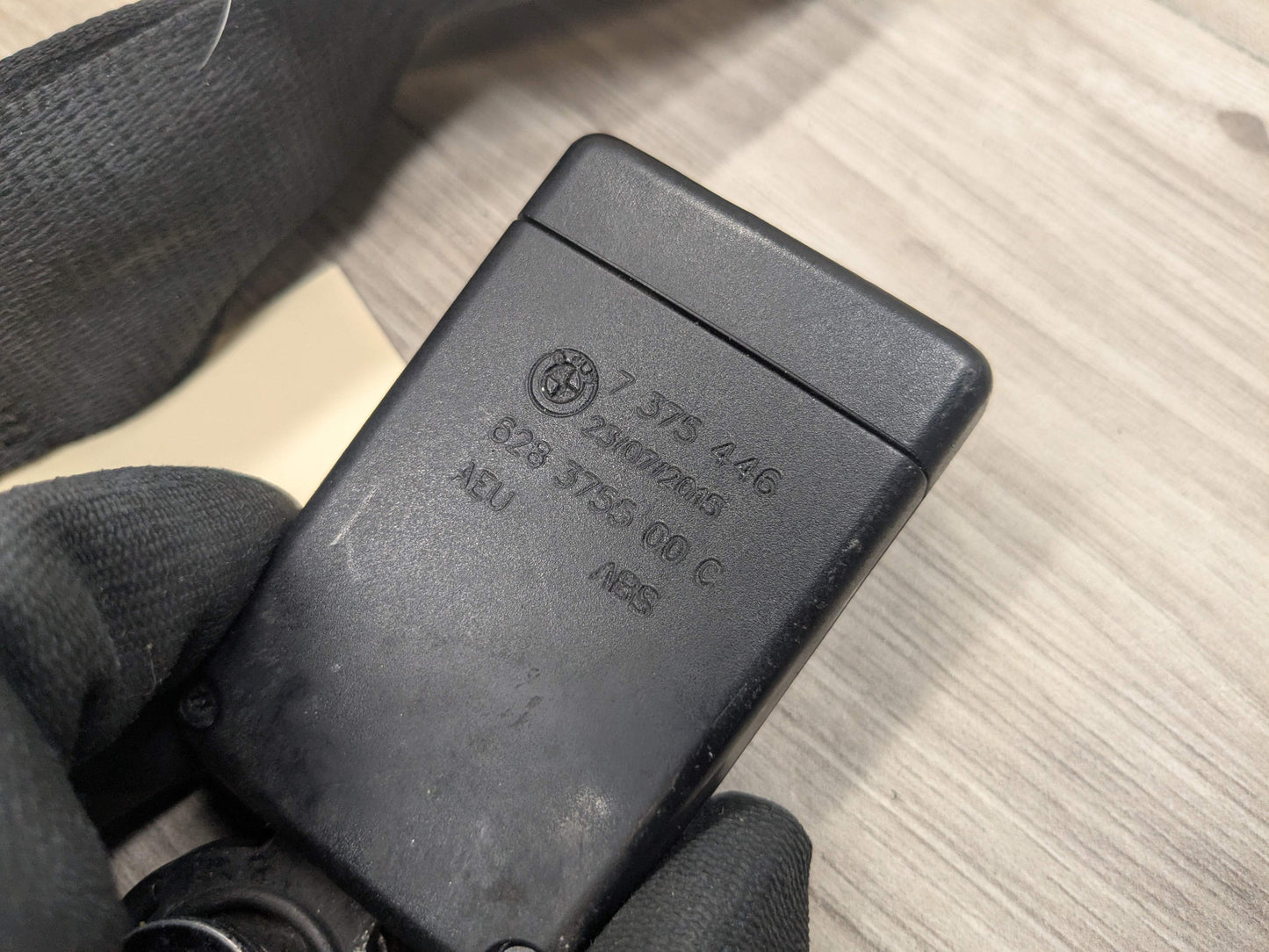 12-20 OEM BMW F30 F36 F80 M3 Rear Lower Center Right Passenger Seat Belt Buckle