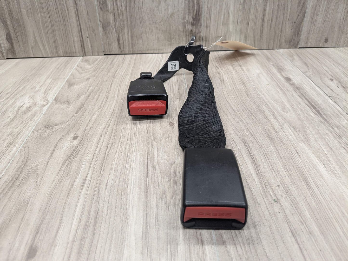 12-20 OEM BMW F30 F36 F80 M3 Rear Lower Center Right Passenger Seat Belt Buckle