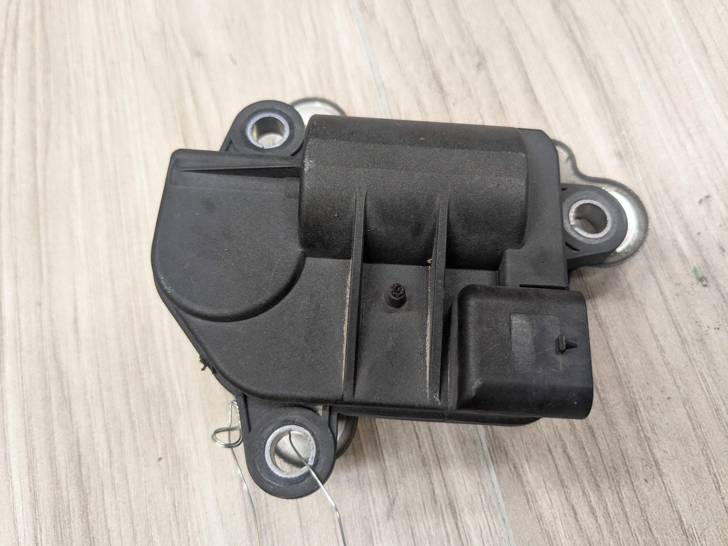 OEM BMW F15 F22 F23 F30 F32 F33 F36 F44 F48 Muffler Exhaust Flap Actuator Motor