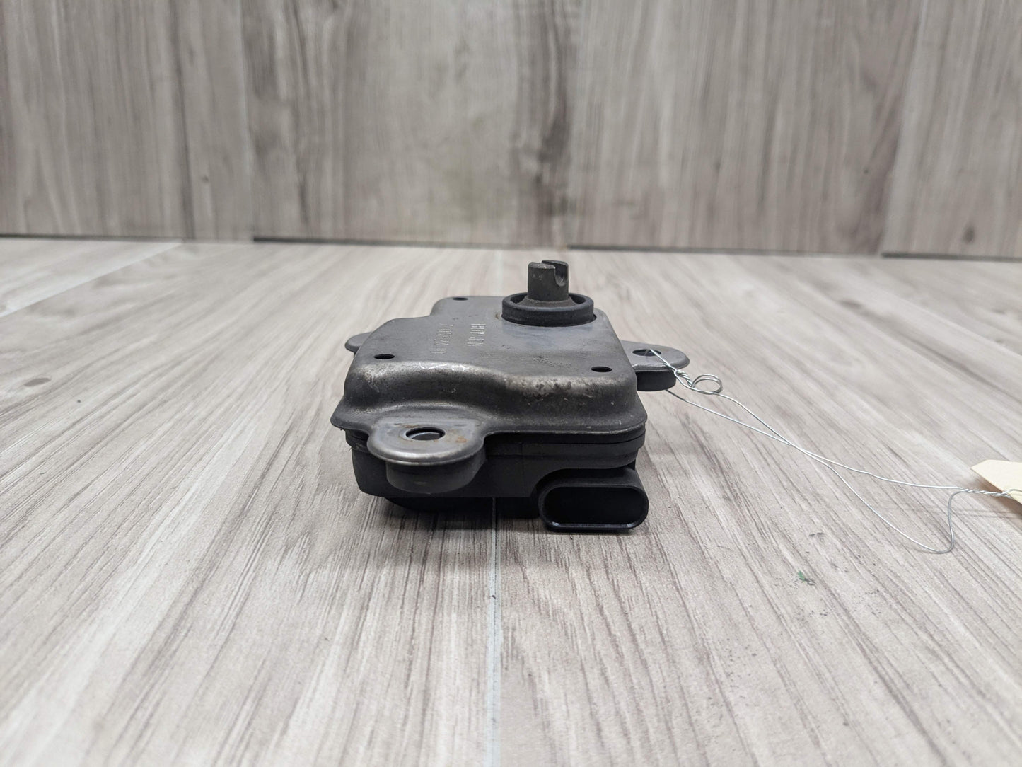 OEM BMW F15 F22 F23 F30 F32 F33 F36 F44 F48 Muffler Exhaust Flap Actuator Motor