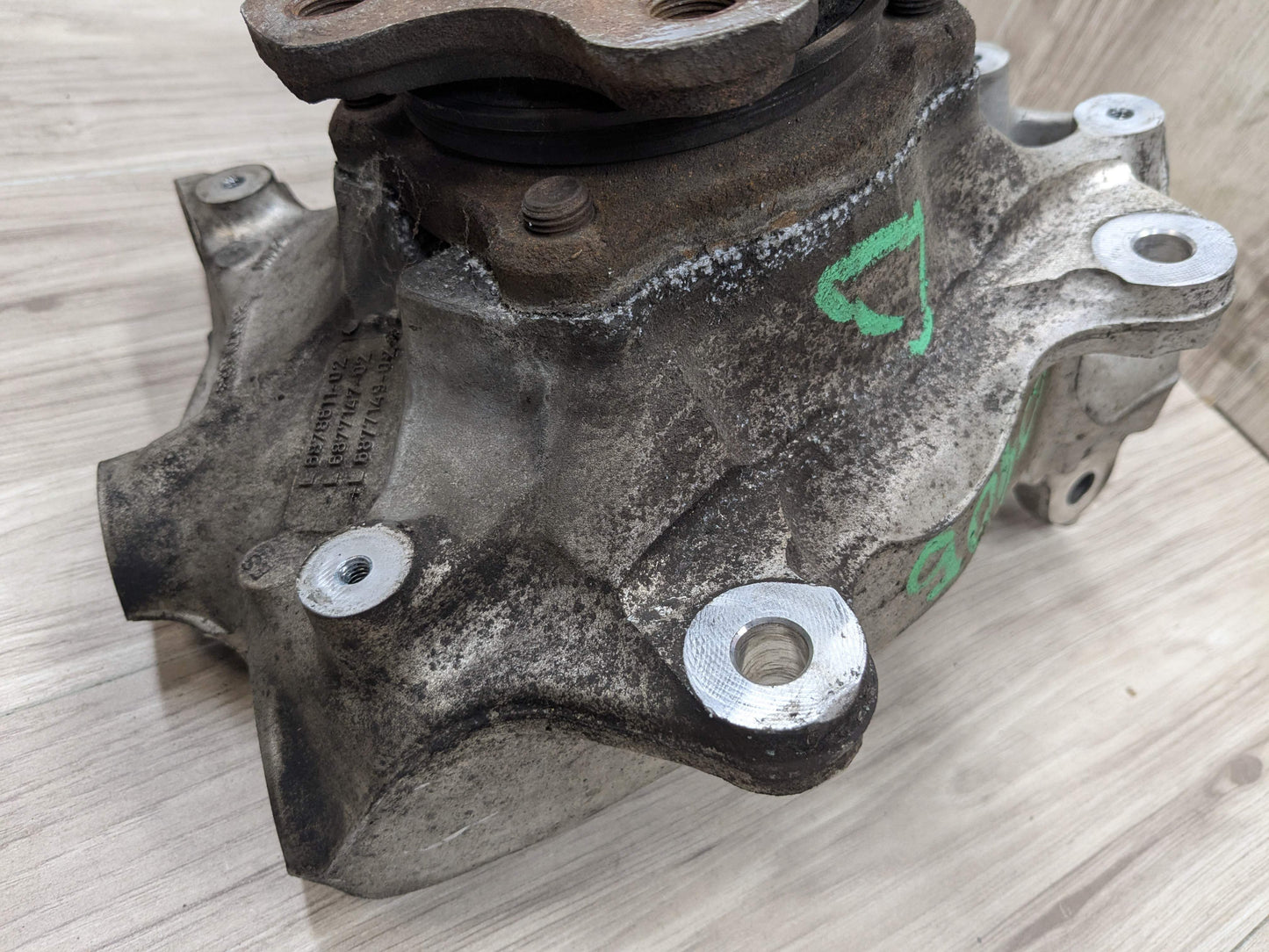 OEM BMW G20 G22 G23 330 M340 FRONT Left Driver Hub Spindle Knuckle Bearing AWD