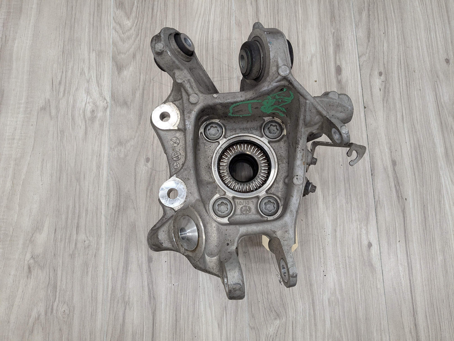 19-25 OEM BMW G20 330 M340 REAR Left Driver Side Knuckle Hub Spindle Bearing