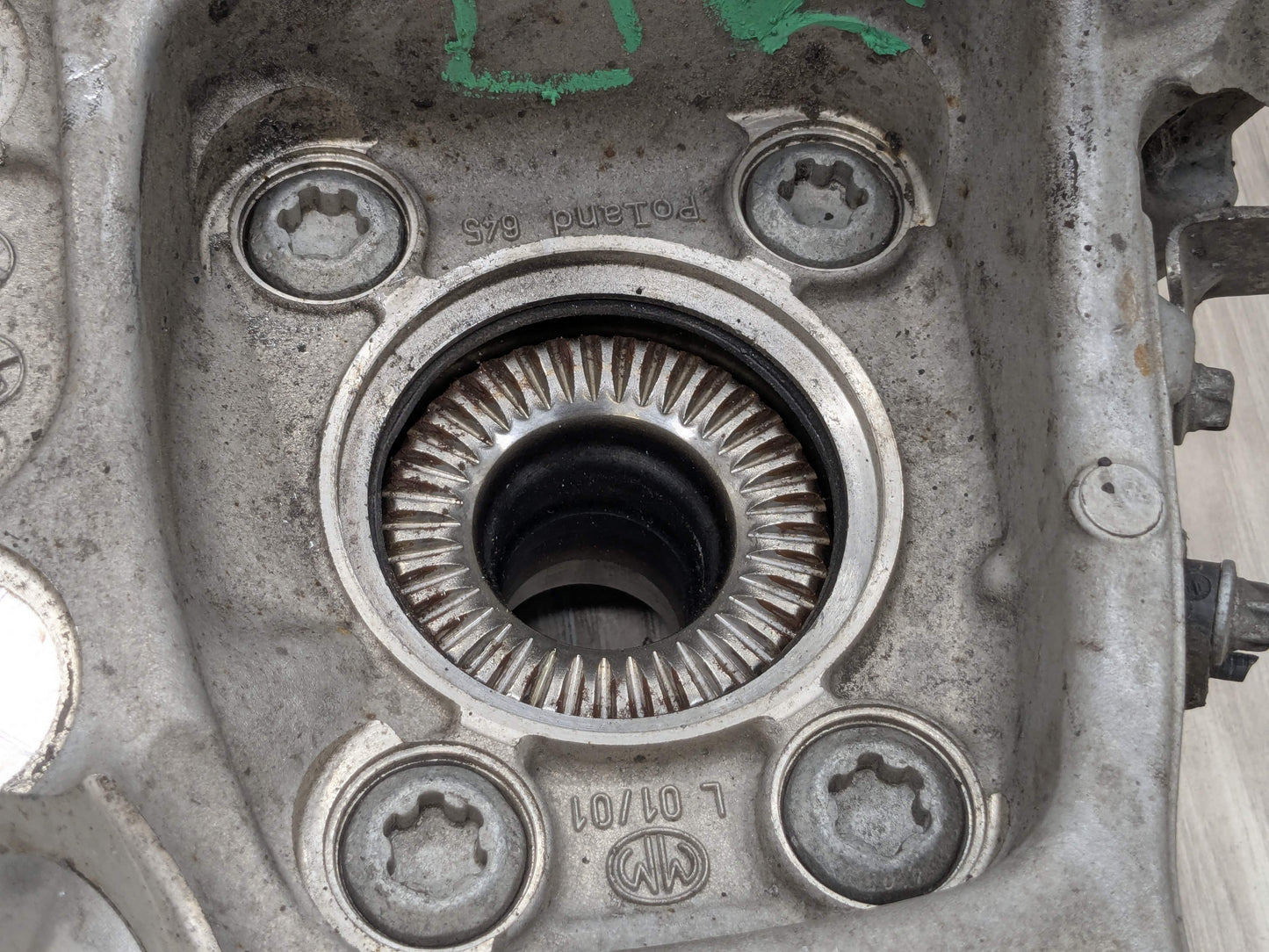 19-25 OEM BMW G20 330 M340 REAR Left Driver Side Knuckle Hub Spindle Bearing