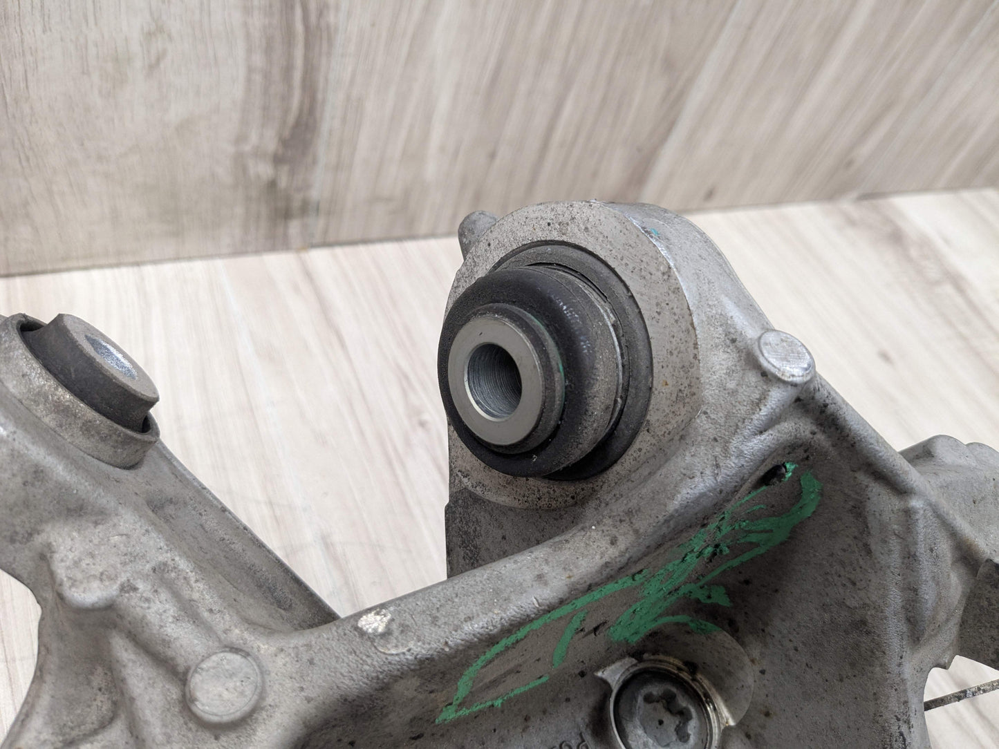 19-25 OEM BMW G20 330 M340 REAR Left Driver Side Knuckle Hub Spindle Bearing