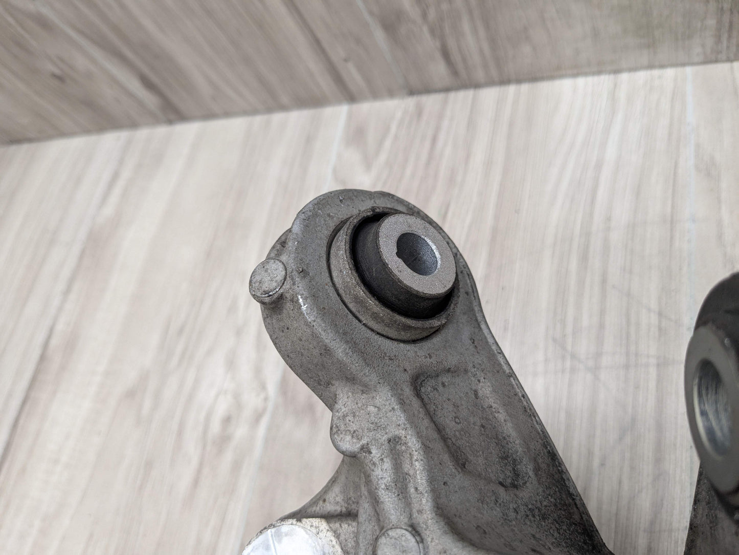 19-25 OEM BMW G20 330 M340 REAR Left Driver Side Knuckle Hub Spindle Bearing