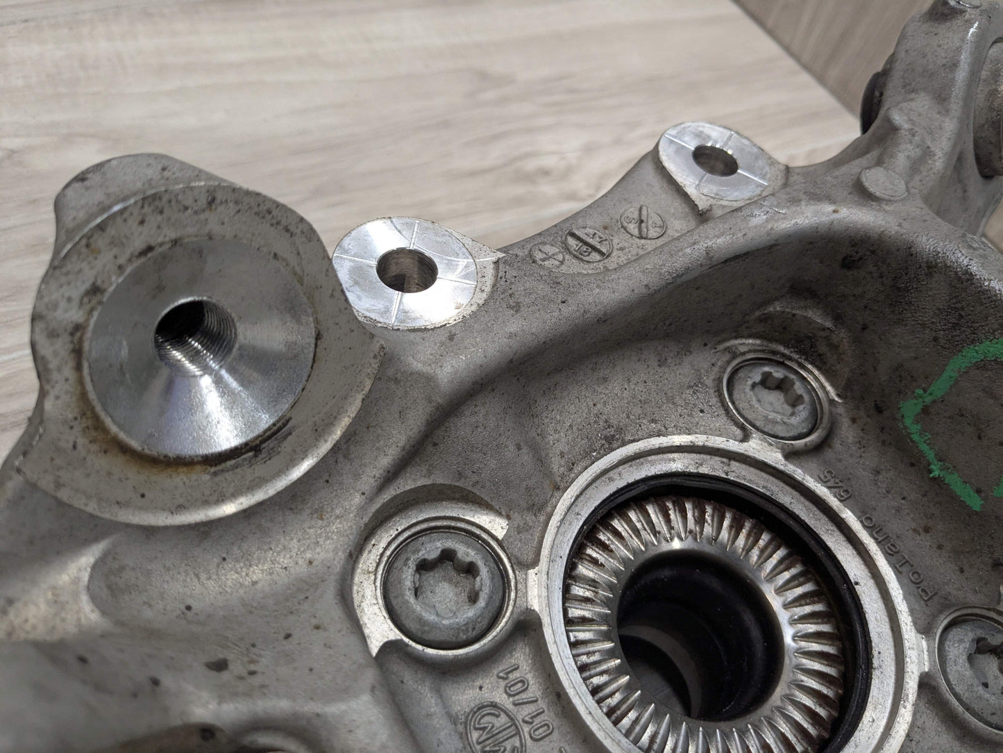 19-25 OEM BMW G20 330 M340 REAR Left Driver Side Knuckle Hub Spindle Bearing