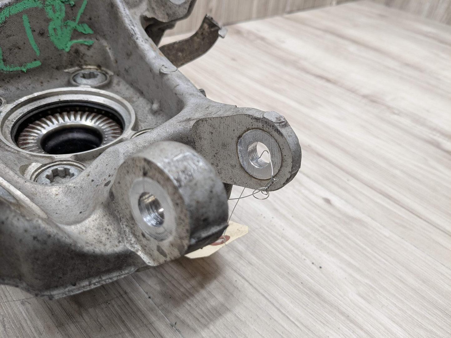 19-25 OEM BMW G20 330 M340 REAR Left Driver Side Knuckle Hub Spindle Bearing