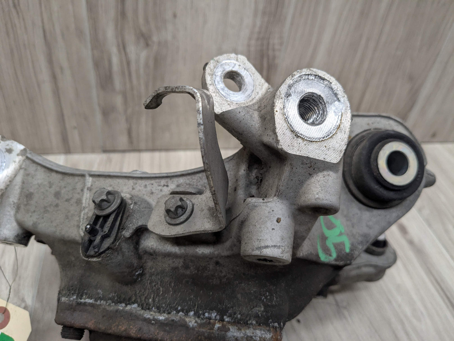 19-25 OEM BMW G20 330 M340 REAR Left Driver Side Knuckle Hub Spindle Bearing