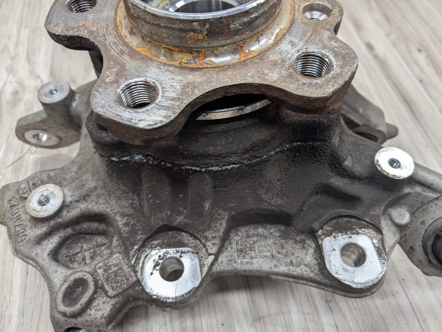 19-25 OEM BMW G20 330 M340 REAR Left Driver Side Knuckle Hub Spindle Bearing