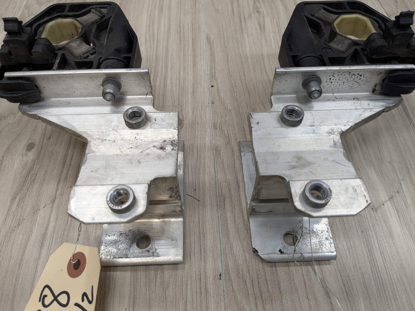 OEM BMW F22 F23 F30 F32 F33 F36 Radiator Carrier Support Bracket Left Right SET