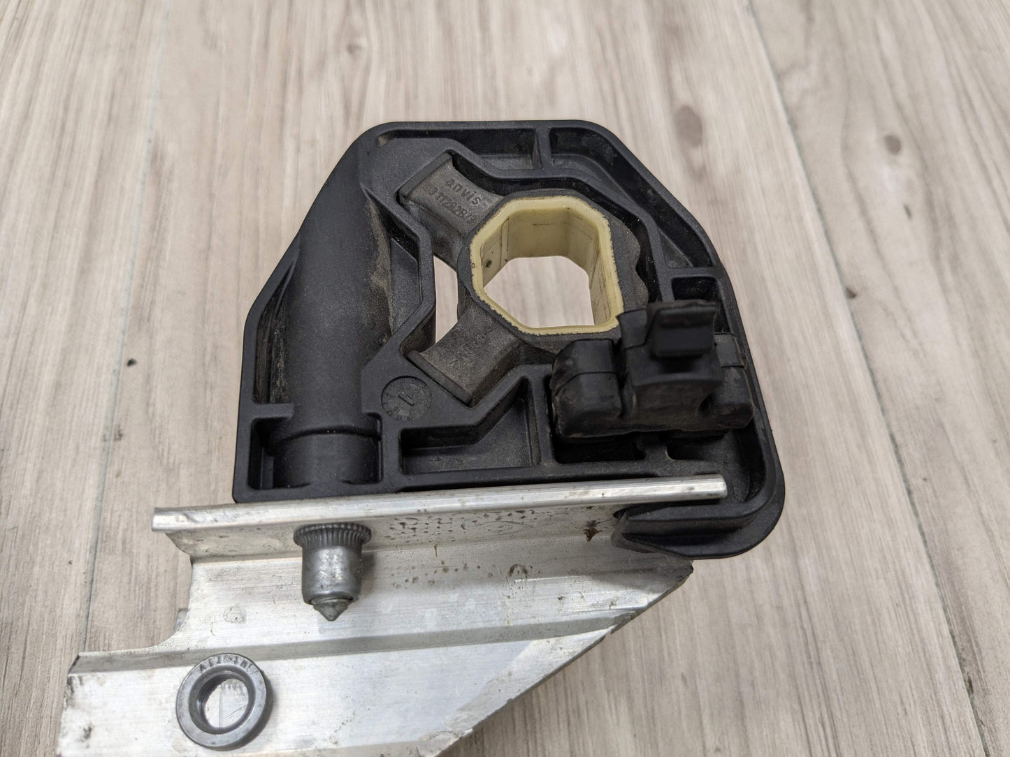 OEM BMW F22 F23 F30 F32 F33 F36 Radiator Carrier Support Bracket Left Right SET