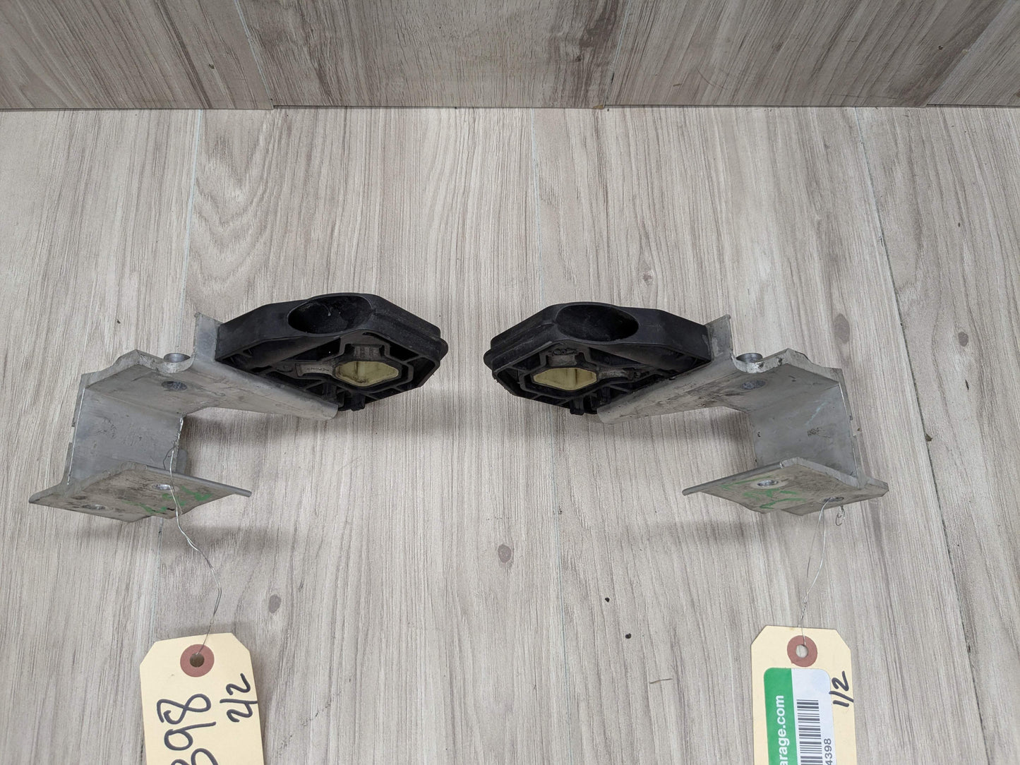 OEM BMW F22 F23 F30 F32 F33 F36 Radiator Carrier Support Bracket Left Right SET