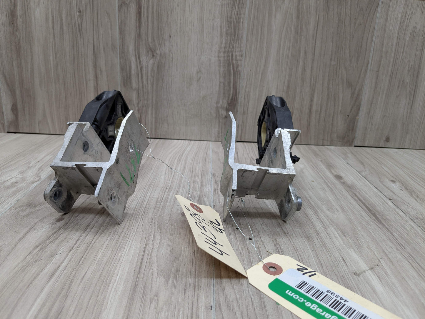 OEM BMW F22 F23 F30 F32 F33 F36 Radiator Carrier Support Bracket Left Right SET