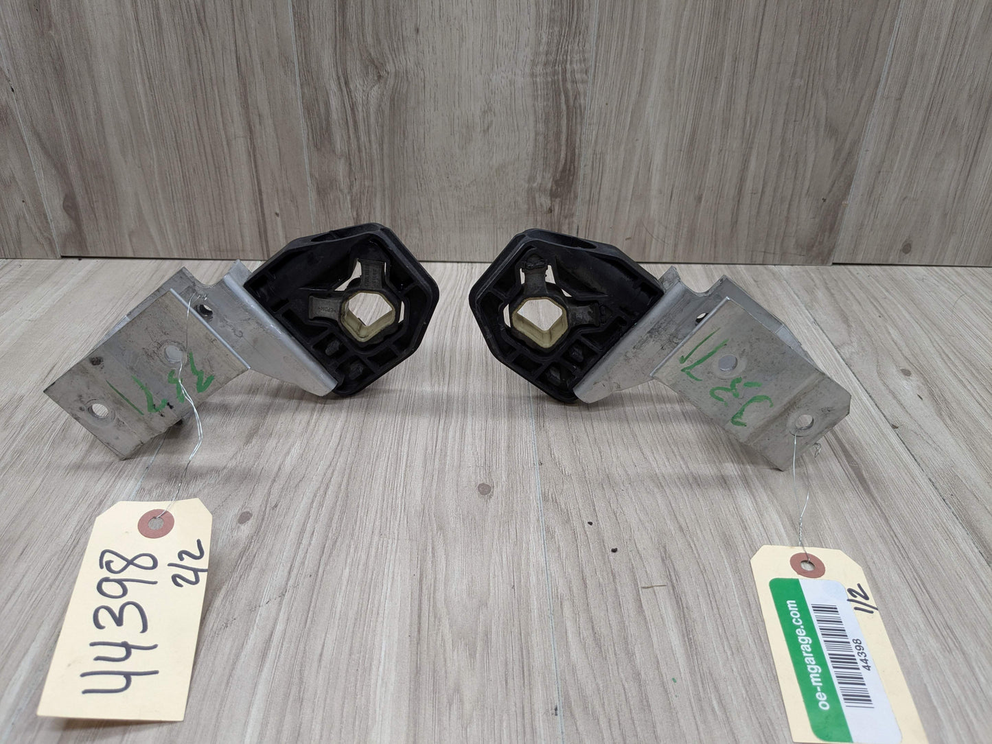 OEM BMW F22 F23 F30 F32 F33 F36 Radiator Carrier Support Bracket Left Right SET