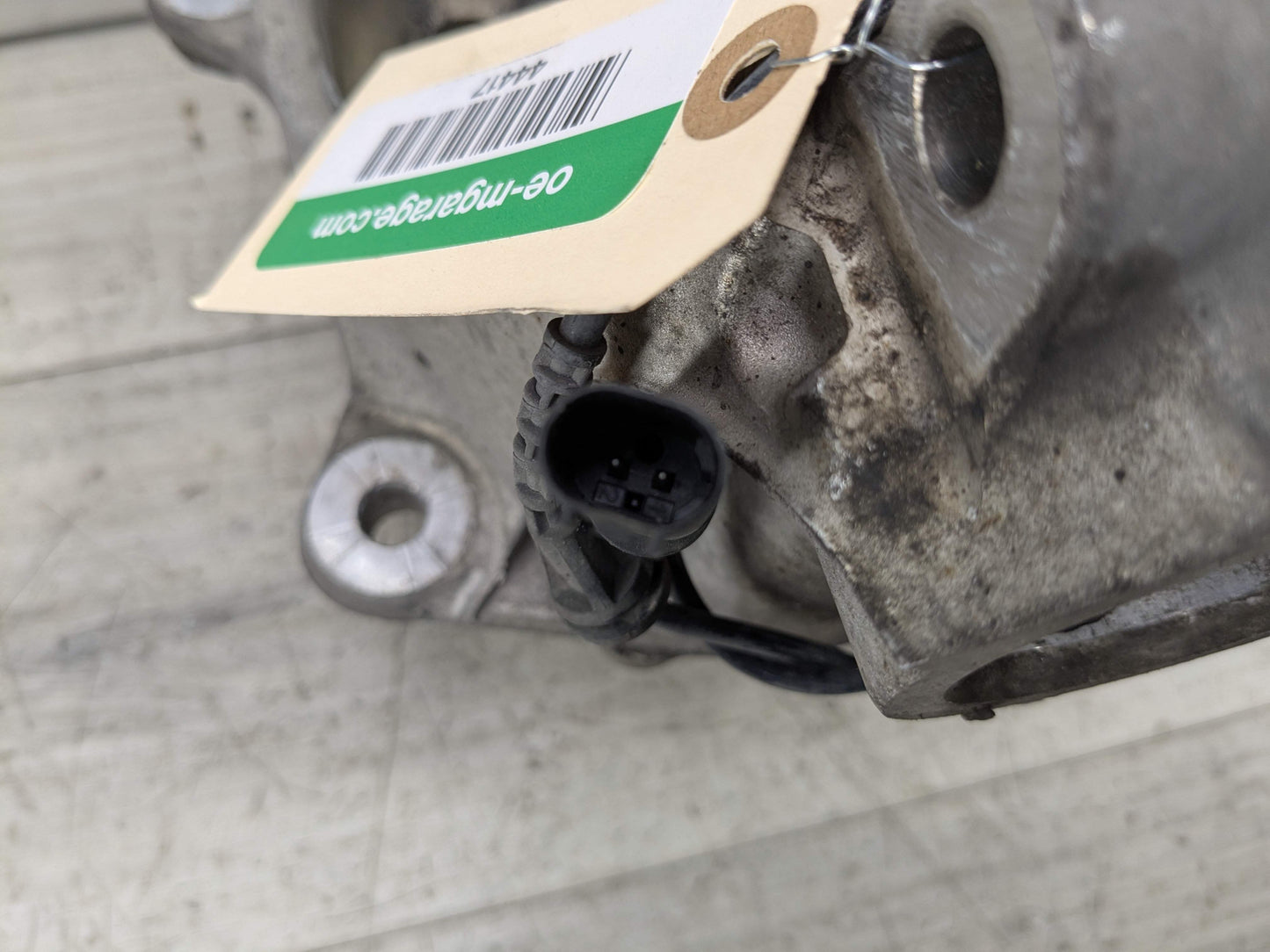 OEM BMW G01 G02 X3 X4 FRONT Right Passenger Knuckle Spindle Wheel Hub Bearing