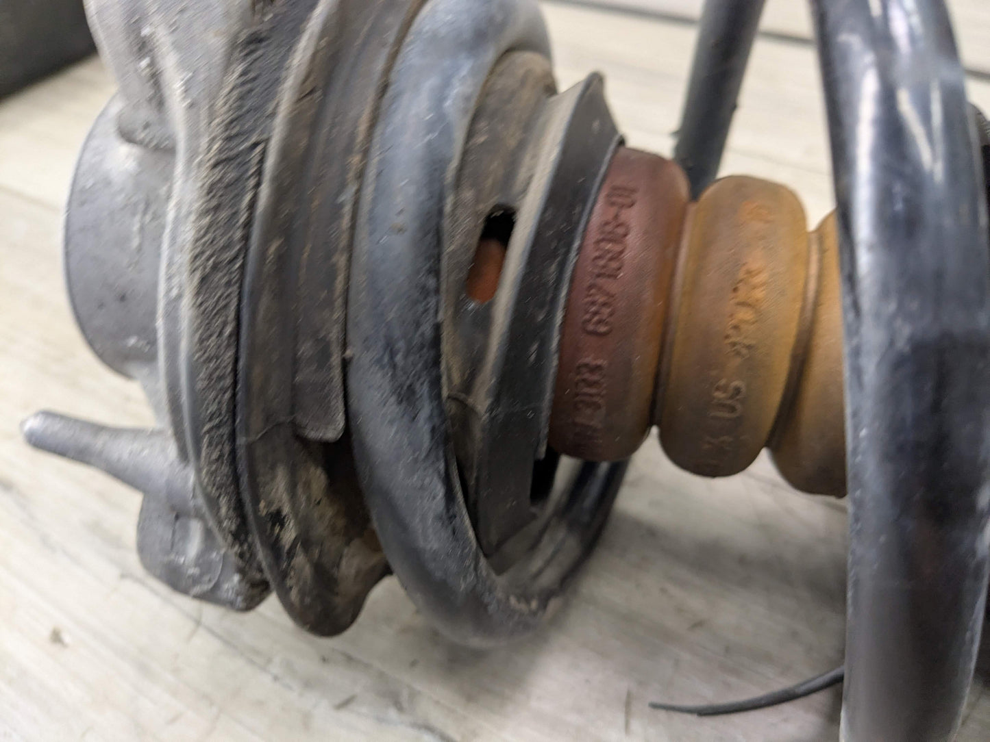 *OEM BMW G01 G02 X3 30i 30iX Front Right Passenger Spring Strut Shock Absorber