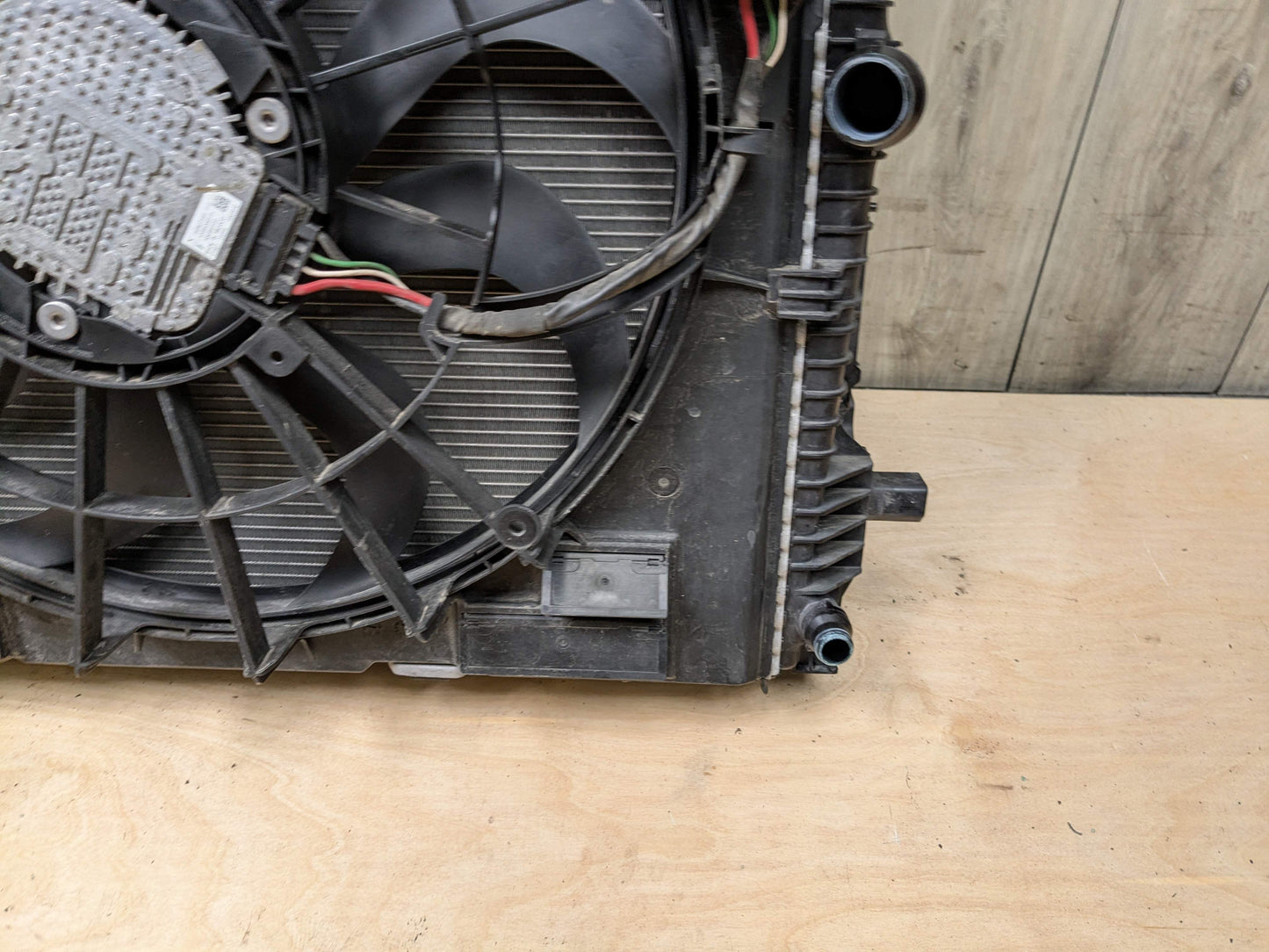 18-24 OEM BMW G01 G02 X3 X4 30i 30iX B46 Radiator Condenser Fan Shroud SET 600W