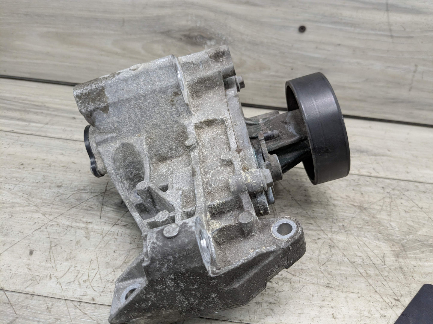 OEM BMW F22 F23 F30 G01 G02 230 330 X3 Engine B46 B48 Coolant Pump With Support