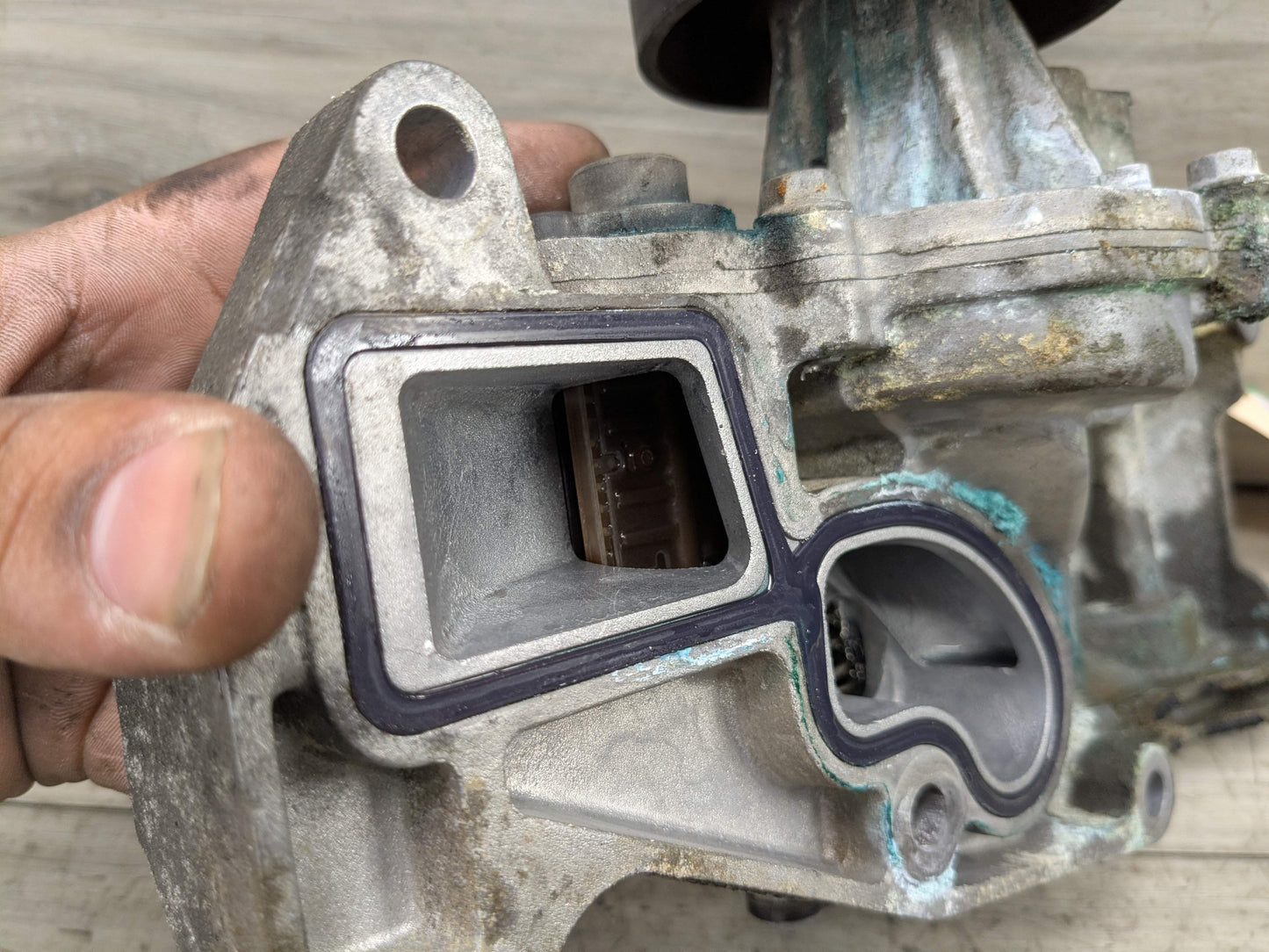 OEM BMW F22 F23 F30 G01 G02 230 330 X3 Engine B46 B48 Coolant Pump With Support