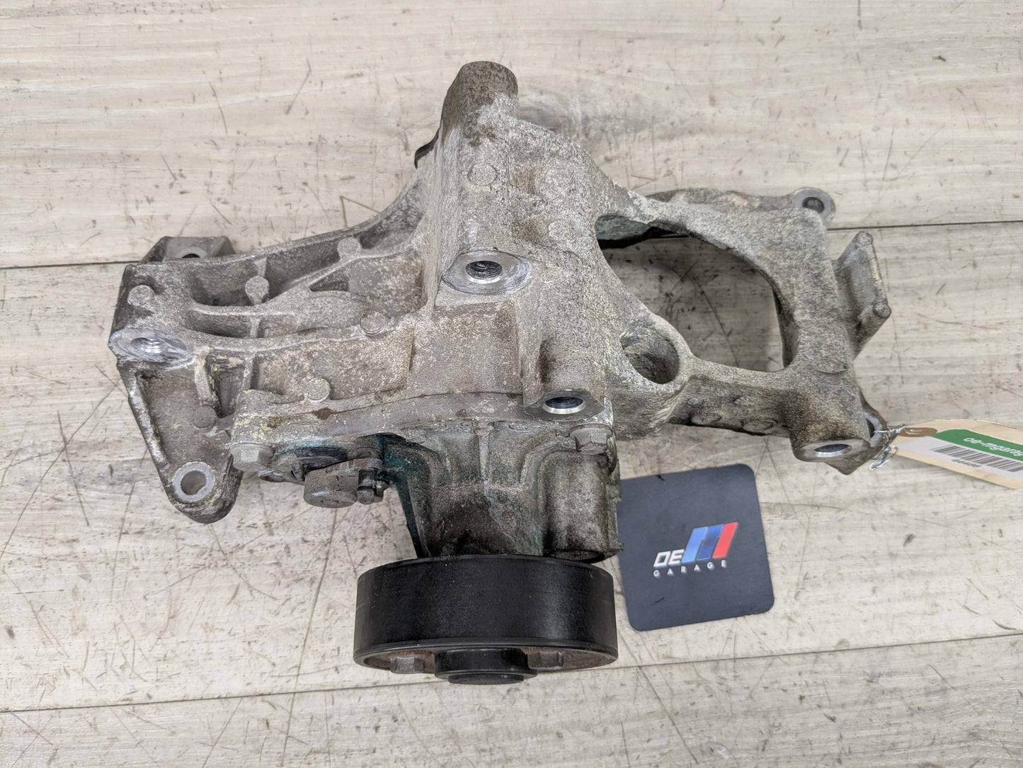 OEM BMW F22 F23 F30 G01 G02 230 330 X3 Engine B46 B48 Coolant Pump With Support