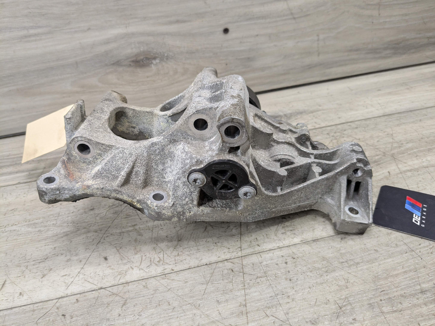 OEM BMW F22 F23 F30 G01 G02 230 330 X3 Engine B46 B48 Coolant Pump With Support