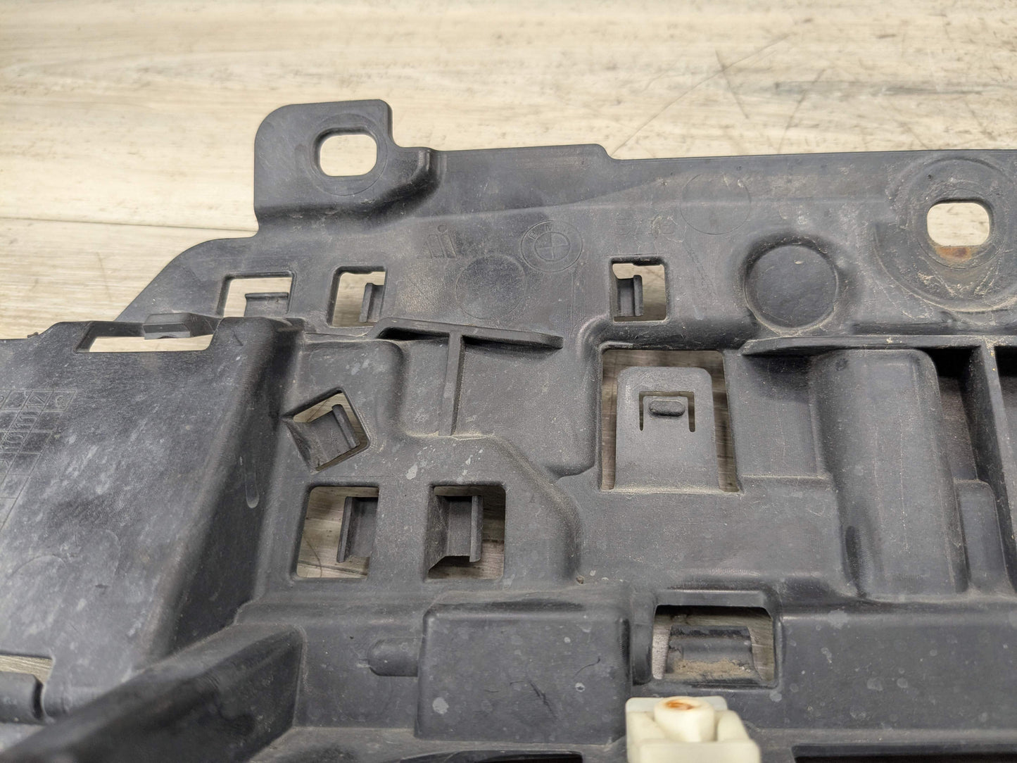 18-21 OEM BMW G01 F97 X3 REAR Center Lower Reinforcement Bumper Bracket Support