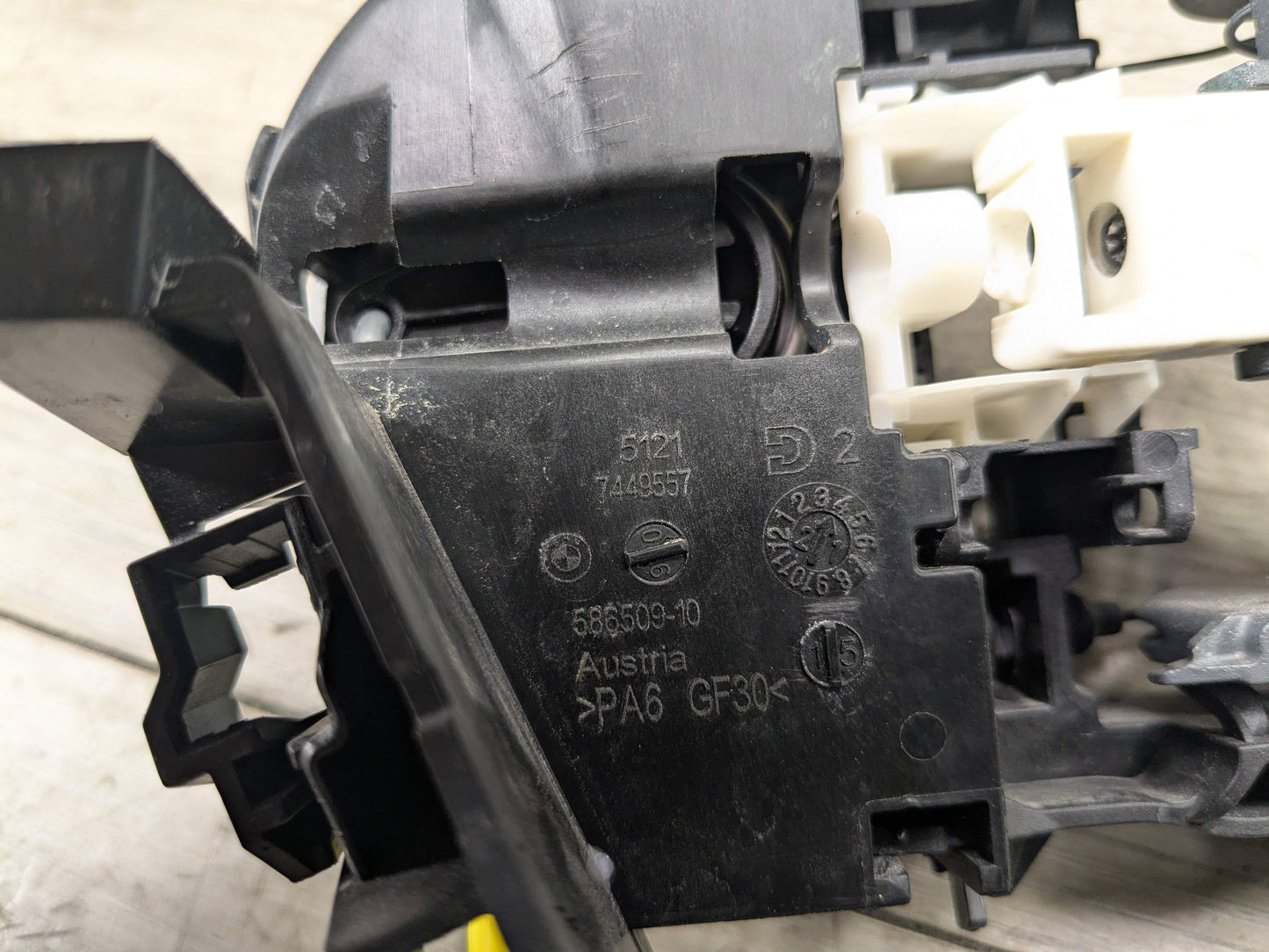 19-25 OEM BMW G20 G80 330 M340 M3 Front Left Driver Door Handle Bracket Support