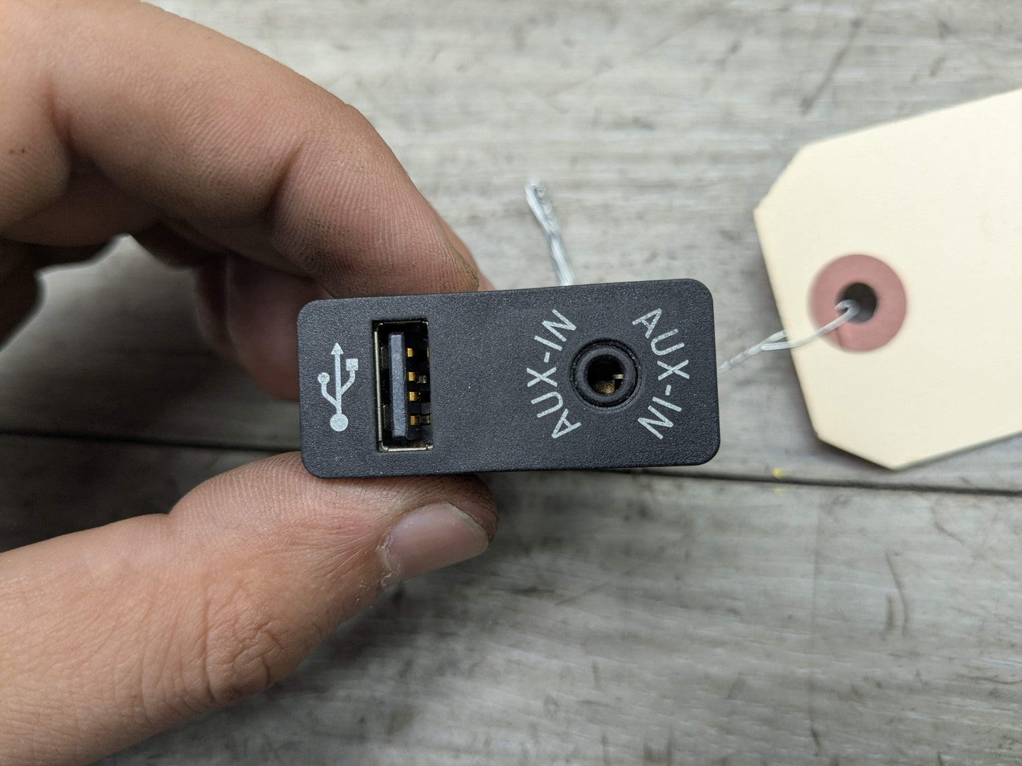 OEM BMW F22 F23 F30 F32 F33 F80 F82 F83 F87 M2 M3 M4 Aux Audio Input USB Black