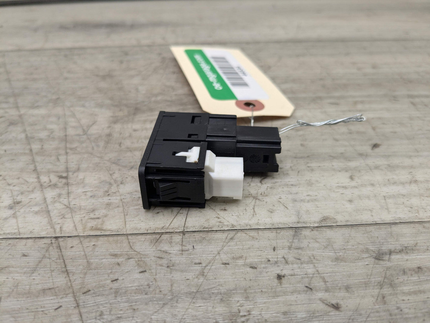 OEM BMW F22 F23 F30 F32 F33 F80 F82 F83 F87 M2 M3 M4 Aux Audio Input USB Black