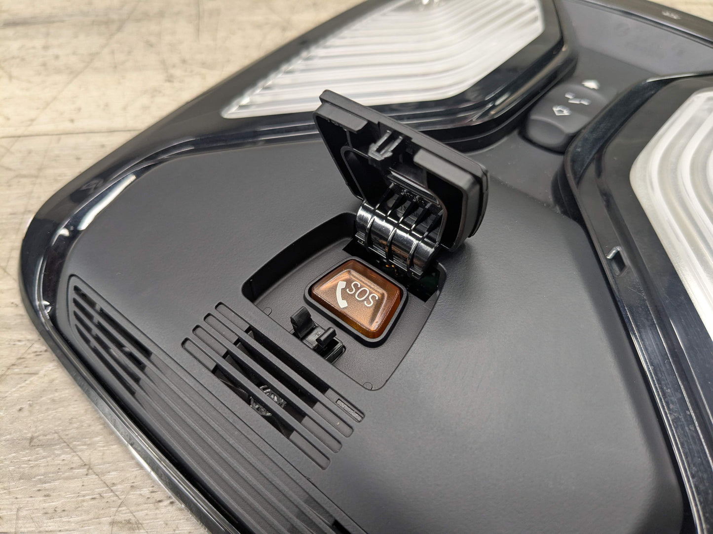 19-24 OEM BMW G01 G20 330 M340 X3 Front Roof Console Dome Light SOS Switch