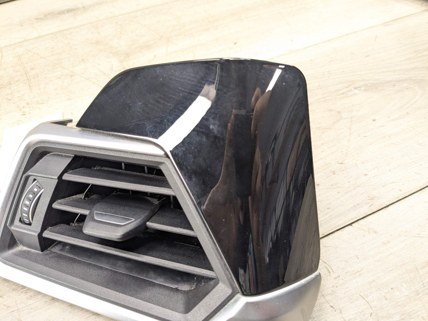 19-24 OEM BMW G20 G22 G23 G26 G80 G82 G83 M3 Left Driver Air AC Vent With Trim