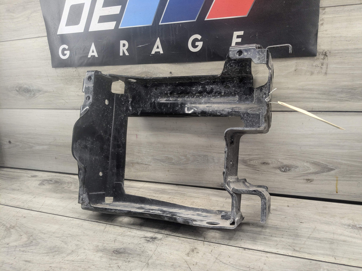 OEM BMW G20 G22 G23 G26 Front Left Driver Radiator Reinforcement Support Bracket
