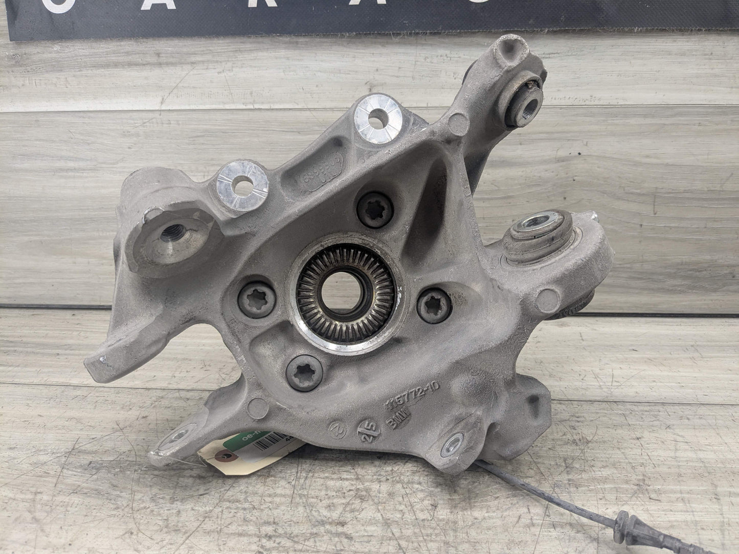 19-25 OEM BMW G20 330 M340 REAR Left Driver Side Knuckle Hub Spindle Bearing