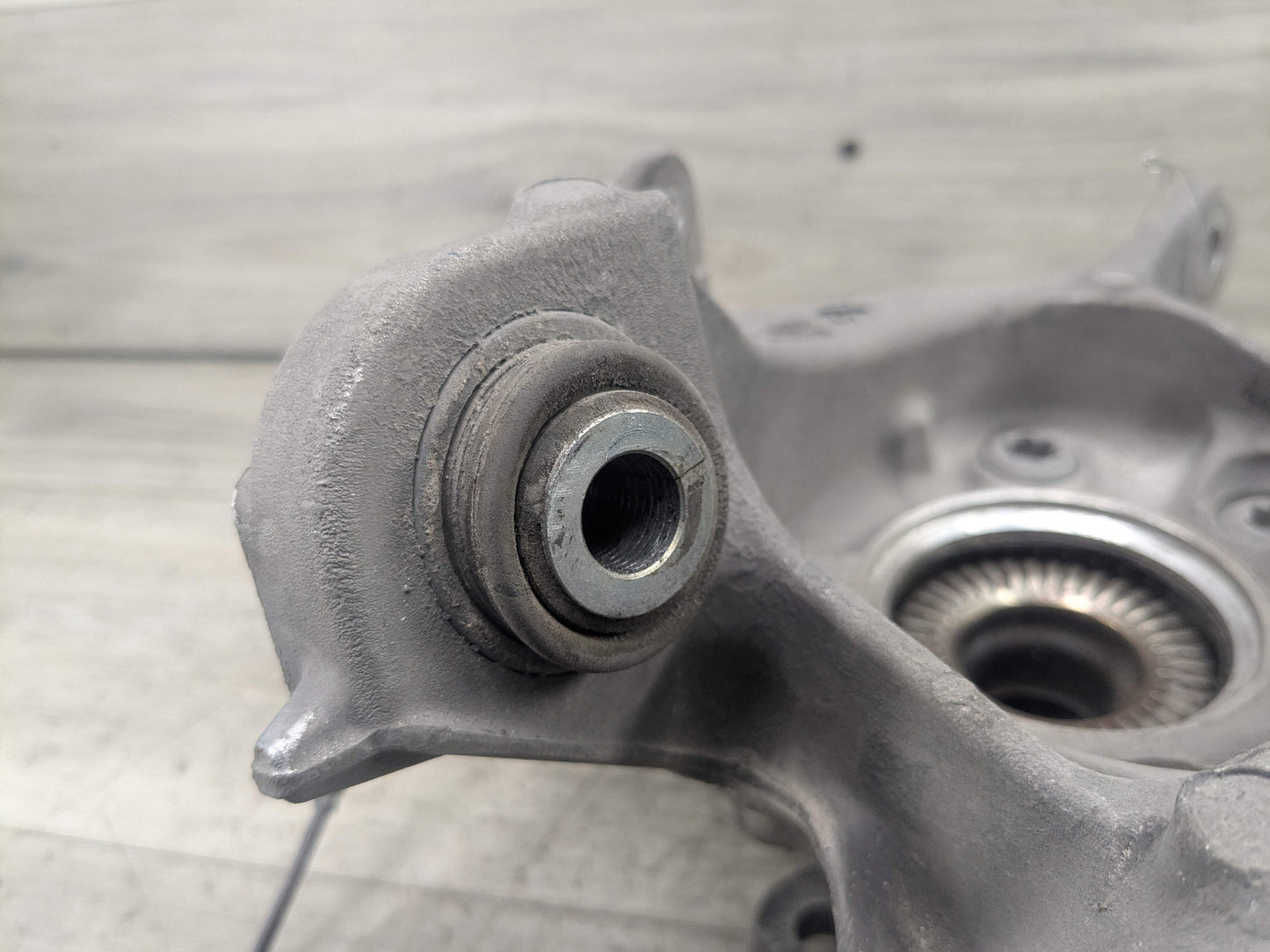19-25 OEM BMW G20 330 M340 REAR Left Driver Side Knuckle Hub Spindle Bearing